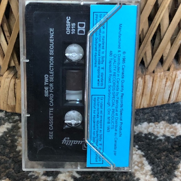 80's "Mini Pops Christmas" Cassette - 80's Holiday Music - 80's Christmas Music - Picture 4 of 9